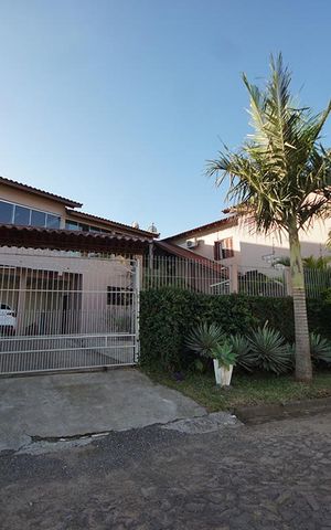 Casa à venda com 420m², 3 quartos e 3 vagasFachada