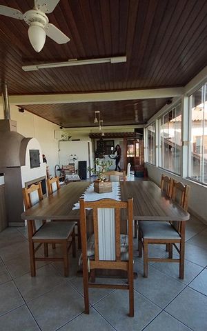 Casa à venda com 420m², 3 quartos e 3 vagasSalão de festas