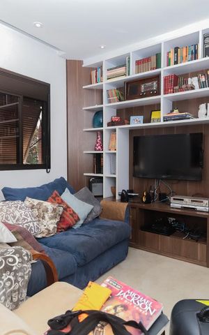 Apartamento à venda com 186m², 3 quartos e 3 vagas Apartamento à venda com 186m², 3 quartos e 3 vagasSala de TV