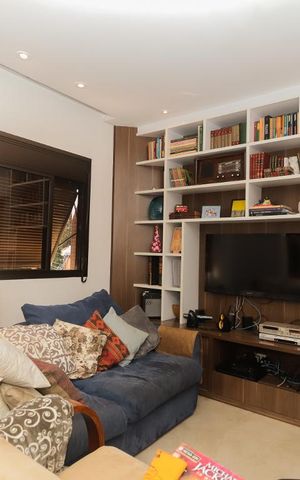 Apartamento à venda com 186m², 3 quartos e 3 vagas Apartamento à venda com 186m², 3 quartos e 3 vagasSala de TV