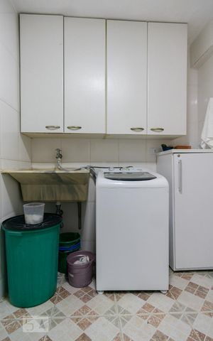 Casa para alugar com 220m², 4 quartos e 3 vagas Casa para alugar com 220m², 4 quartos e 3 vagasÁrea de Serviço