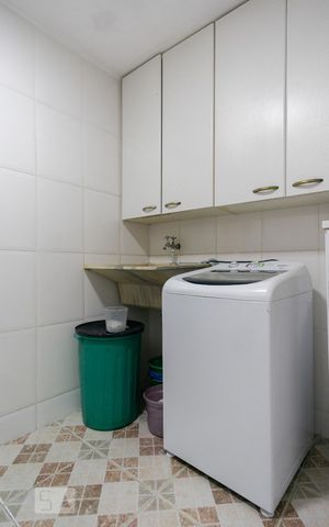 Casa para alugar com 220m², 4 quartos e 3 vagas Casa para alugar com 220m², 4 quartos e 3 vagasÁrea de Serviço
