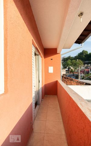 Casa para alugar com 220m², 4 quartos e 3 vagas Casa para alugar com 220m², 4 quartos e 3 vagasSacada Quarto 1