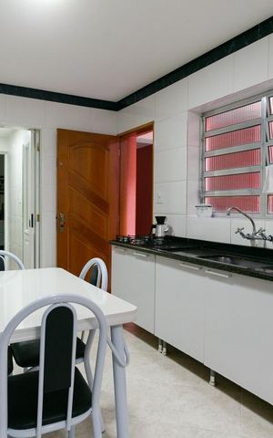 Casa para alugar com 220m², 4 quartos e 3 vagas Casa para alugar com 220m², 4 quartos e 3 vagasCozinha