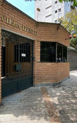 Apartamento à venda com 393m², 4 quartos e 6 vagas Apartamento à venda com 393m², 4 quartos e 6 vagasEntrada