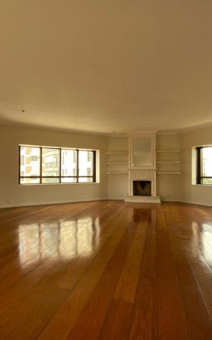 Apartamento à venda com 393m², 4 quartos e 6 vagas Apartamento à venda com 393m², 4 quartos e 6 vagasSala