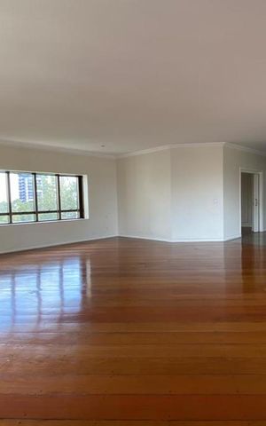 Apartamento à venda com 393m², 4 quartos e 6 vagas Apartamento à venda com 393m², 4 quartos e 6 vagasSala