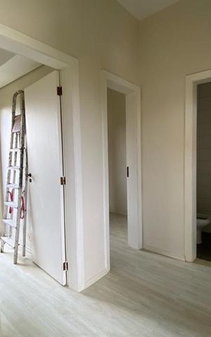 Apartamento à venda com 393m², 4 quartos e 6 vagas Apartamento à venda com 393m², 4 quartos e 6 vagasQuarto de Serviço 1