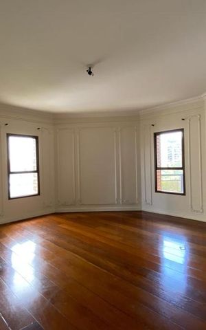 Apartamento à venda com 393m², 4 quartos e 6 vagas Apartamento à venda com 393m², 4 quartos e 6 vagasSala de Jantar