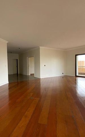 Apartamento à venda com 393m², 4 quartos e 6 vagas Apartamento à venda com 393m², 4 quartos e 6 vagasSala