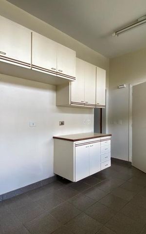 Apartamento à venda com 393m², 4 quartos e 6 vagas Apartamento à venda com 393m², 4 quartos e 6 vagasCozinha