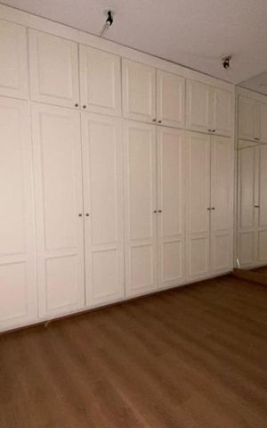 Apartamento à venda com 393m², 4 quartos e 6 vagas Apartamento à venda com 393m², 4 quartos e 6 vagasCloset da Suíte 1