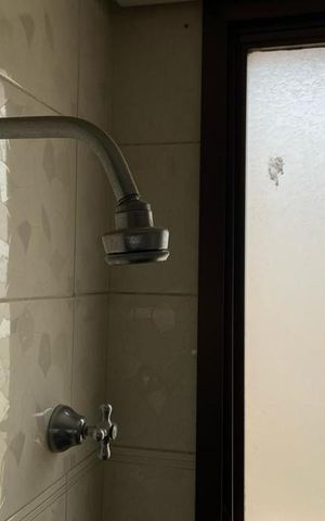 Apartamento à venda com 393m², 4 quartos e 6 vagas Apartamento à venda com 393m², 4 quartos e 6 vagasChuveiro