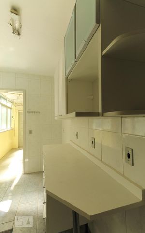 Apartamento à venda com 67m², 2 quartos e sem vaga Apartamento à venda com 67m², 2 quartos e sem vagaCozinha