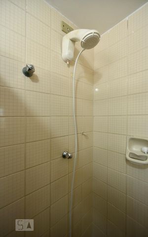 Apartamento à venda com 68m², 2 quartos e 1 vagaBanheiro da suite 1