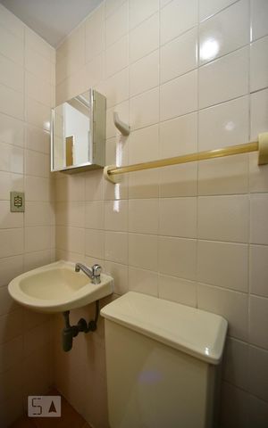 Apartamento à venda com 68m², 2 quartos e 1 vagaBanheiro da suite 2