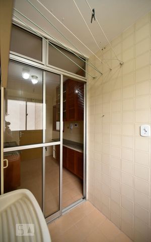 Apartamento à venda com 68m², 2 quartos e 1 vagaÁrea de serviço