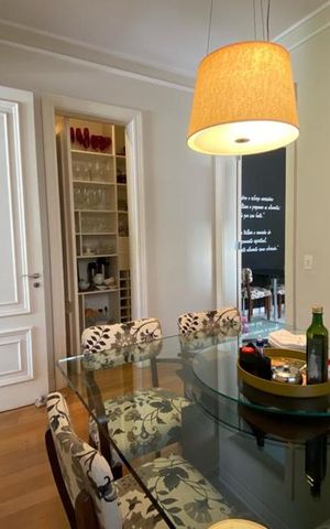 Casa à venda com 465m², 4 quartos e 4 vagas Casa à venda com 465m², 4 quartos e 4 vagasCopa