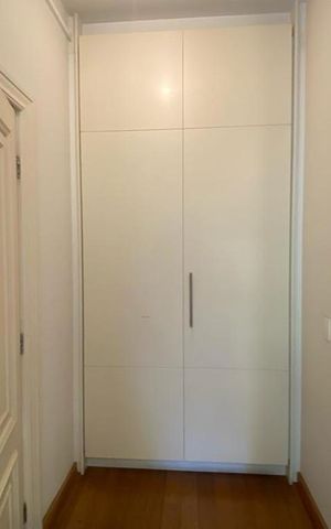 Casa à venda com 465m², 4 quartos e 4 vagas Casa à venda com 465m², 4 quartos e 4 vagasSuíte 4 - Armários