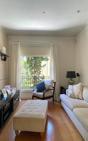 Casa à venda com 465m², 4 quartos e 4 vagas Casa à venda com 465m², 4 quartos e 4 vagasSala de TV