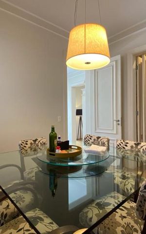 Casa à venda com 465m², 4 quartos e 4 vagas Casa à venda com 465m², 4 quartos e 4 vagasCopa