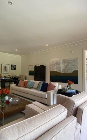 Casa à venda com 465m², 4 quartos e 4 vagas Casa à venda com 465m², 4 quartos e 4 vagasSala