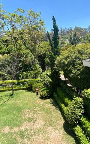 Casa à venda com 465m², 4 quartos e 4 vagas Casa à venda com 465m², 4 quartos e 4 vagasVista da Suíte 2
