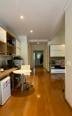 Casa à venda com 465m², 4 quartos e 4 vagas Casa à venda com 465m², 4 quartos e 4 vagasCorredor