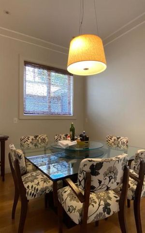 Casa à venda com 465m², 4 quartos e 4 vagas Casa à venda com 465m², 4 quartos e 4 vagasCopa