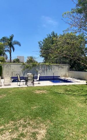 Casa à venda com 465m², 4 quartos e 4 vagas Casa à venda com 465m², 4 quartos e 4 vagasJardim