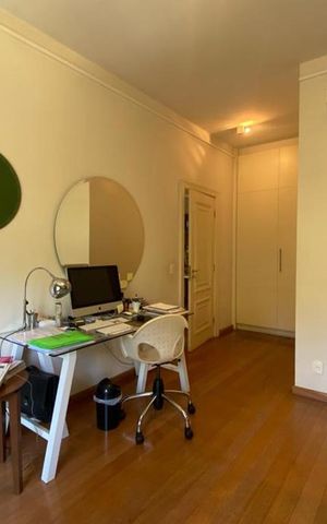 Casa à venda com 465m², 4 quartos e 4 vagas Casa à venda com 465m², 4 quartos e 4 vagasSuíte 4