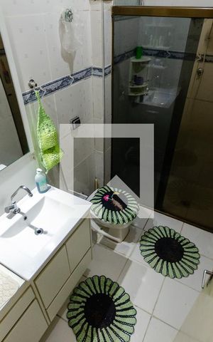 Casa à venda com 88m², 2 quartos e 2 vagas Casa à venda com 88m², 2 quartos e 2 vagasBanheiro