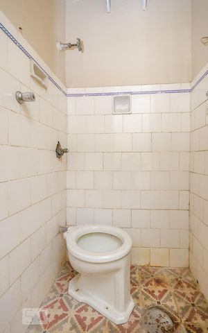 Casa à venda com 400m², 2 quartos e 10 vagasBanheiro de Serviço