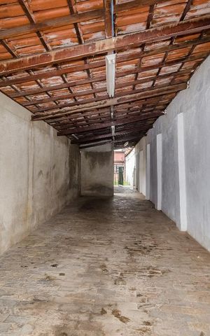 Casa à venda com 400m², 2 quartos e 10 vagasGaragem