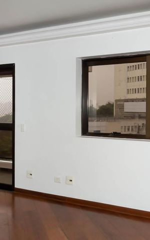 Apartamento à venda com 139m², 4 quartos e 3 vagas Apartamento à venda com 139m², 4 quartos e 3 vagasSala