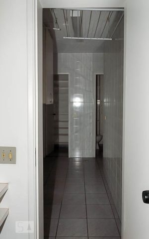 Apartamento à venda com 139m², 4 quartos e 3 vagas Apartamento à venda com 139m², 4 quartos e 3 vagasQuarto de serviço