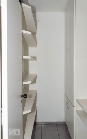 Apartamento à venda com 139m², 4 quartos e 3 vagas Apartamento à venda com 139m², 4 quartos e 3 vagasQuarto de serviço