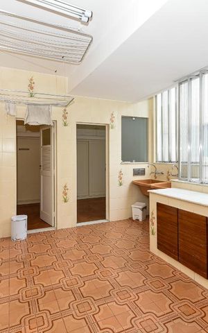 Apartamento à venda com 300m², 4 quartos e 1 vagaÁrea de Serviço