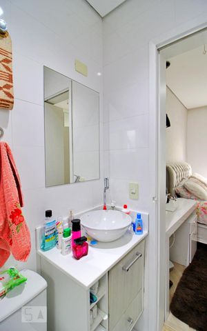 Apartamento à venda com 108m², 2 quartos e 1 vagaBanheiro da Suíte