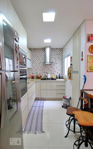Apartamento à venda com 108m², 2 quartos e 1 vagaCozinha