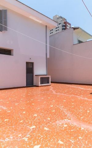 Casa à venda com 260m², 4 quartos e 8 vagas Casa à venda com 260m², 4 quartos e 8 vagasÁrea de Serviço