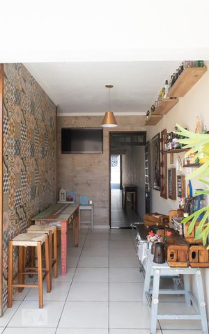 Casa à venda com 300m², 3 quartos e 5 vagas Casa à venda com 300m², 3 quartos e 5 vagasQUINTAL FUNDOS