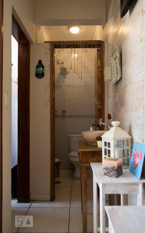 Casa à venda com 300m², 3 quartos e 5 vagas Casa à venda com 300m², 3 quartos e 5 vagasBANHEIRO SERVIÇO