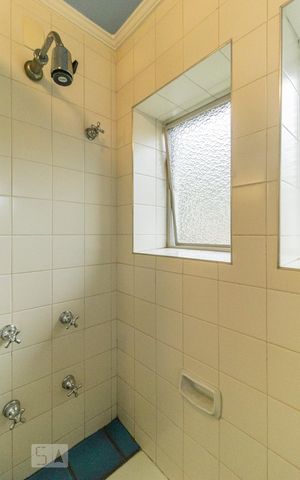 Casa à venda com 362m², 4 quartos e 2 vagas Casa à venda com 362m², 4 quartos e 2 vagasBanheiro Social - Ducha