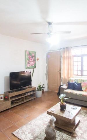 Casa à venda com 82m², 2 quartos e 1 vagaSala
