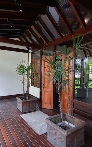 Casa de condomínio à venda com 379m², 4 quartos e 2 vagas Casa de condomínio à venda com 379m², 4 quartos e 2 vagasVaranda da Sala