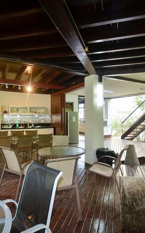 Casa de condomínio à venda com 379m², 4 quartos e 2 vagas Casa de condomínio à venda com 379m², 4 quartos e 2 vagasÁrea Gourmet
