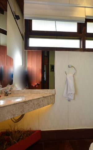 Casa de condomínio à venda com 379m², 4 quartos e 2 vagas Casa de condomínio à venda com 379m², 4 quartos e 2 vagasLavabo