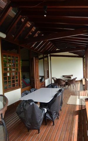 Casa de condomínio à venda com 379m², 4 quartos e 2 vagas Casa de condomínio à venda com 379m², 4 quartos e 2 vagasVaranda da Sala