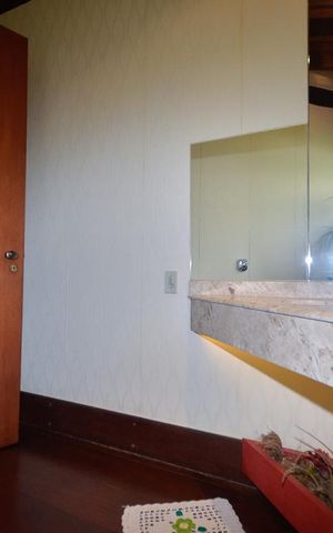 Casa de condomínio à venda com 379m², 4 quartos e 2 vagas Casa de condomínio à venda com 379m², 4 quartos e 2 vagasLavabo